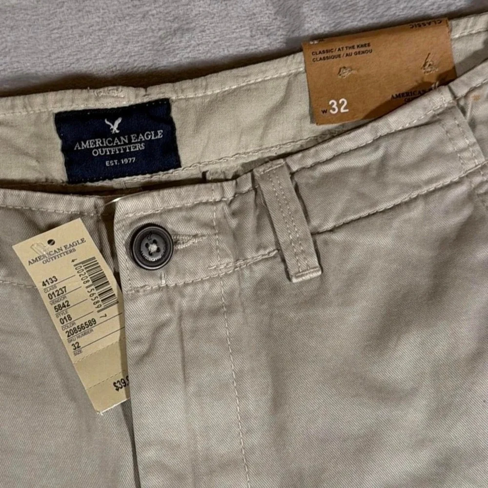 Y2K American Eagle Classic Fit Chino‎ Shorts | Khaki | Size 32